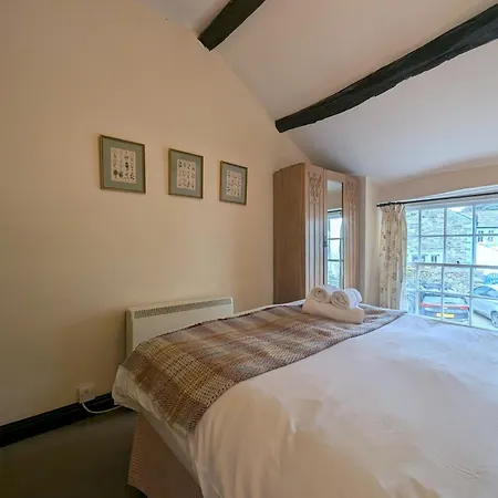 2 Bed In High Sz136 Lorton